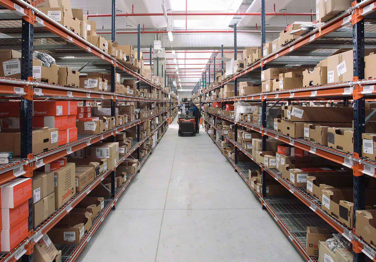 乐鱼网页版页面-乐鱼(中国)智慧安全用电-仓库库房方案